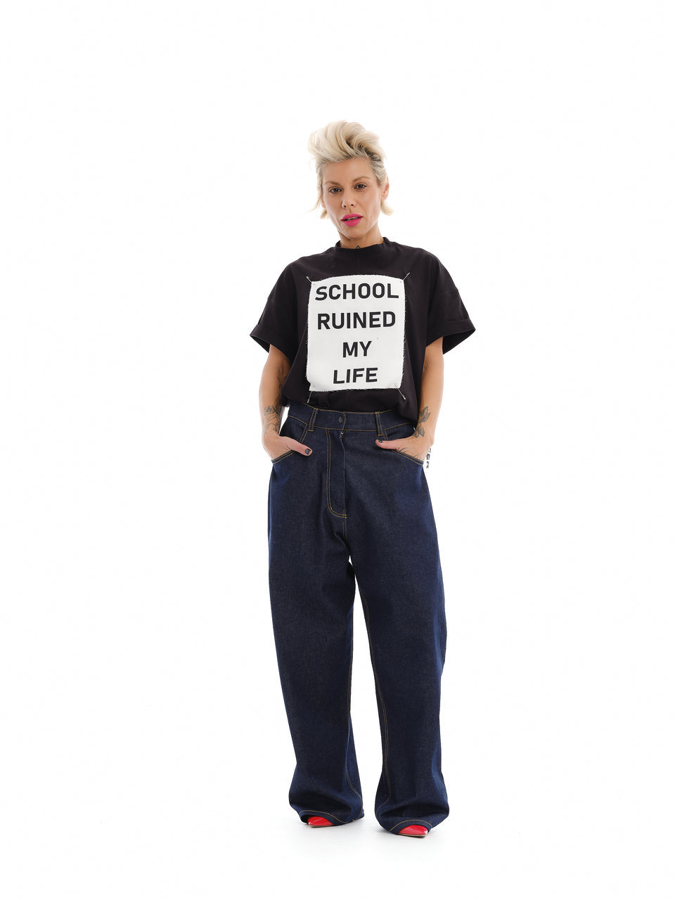 BLACK T-SHIRT WITH DECORATIVE PATCHES
