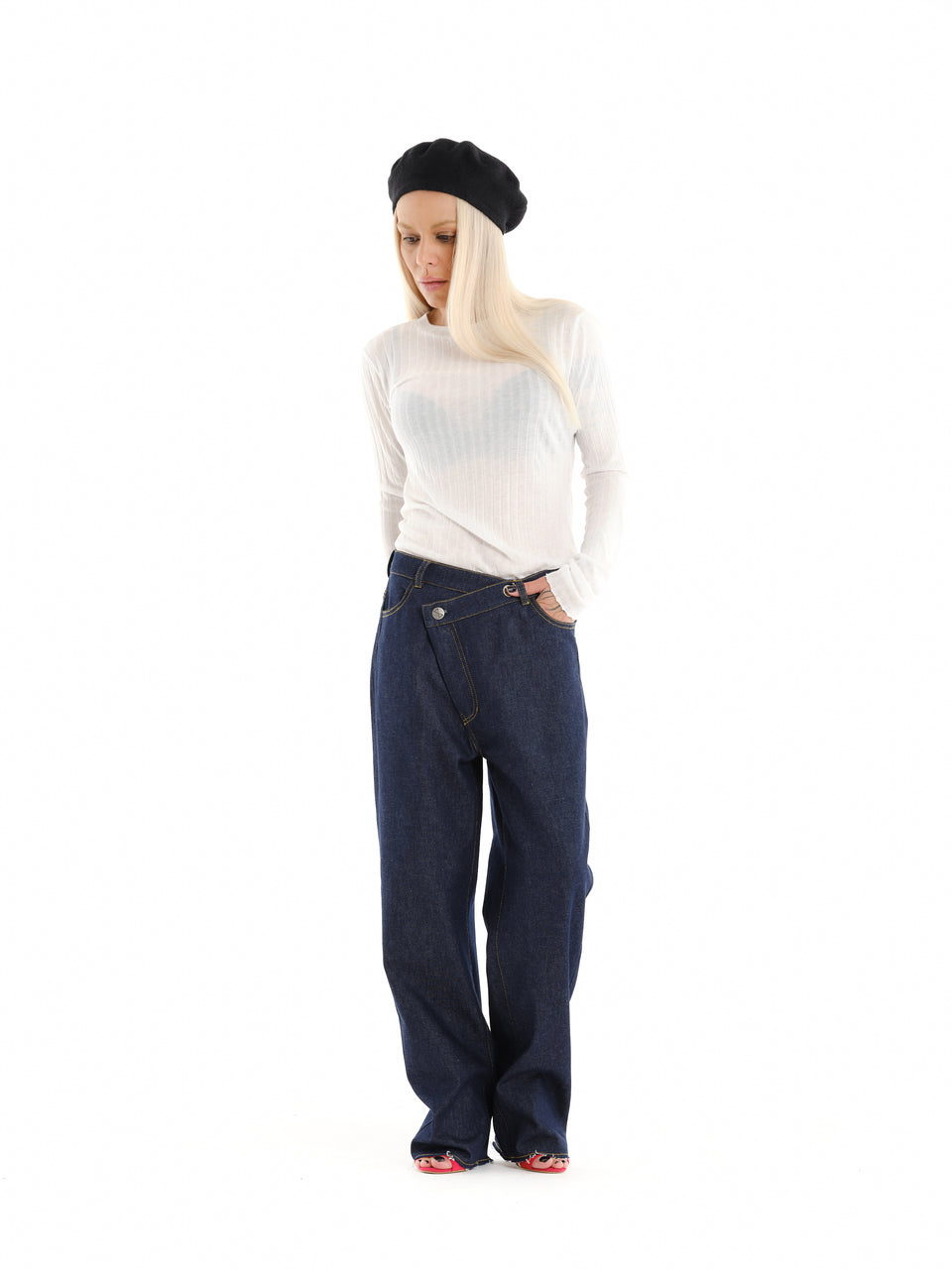 ASYMMETRIC CLOSURE WIDE-LEG JEANS