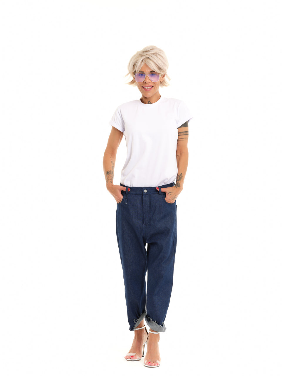 MID-RISE RELAXED JEANS