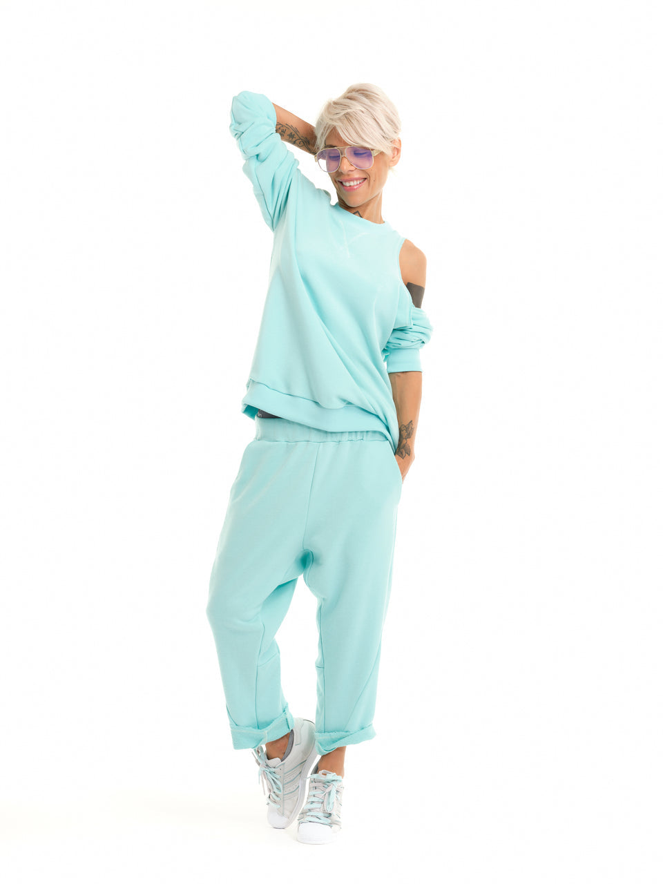 BLUE CUTOUT SWEATSUIT