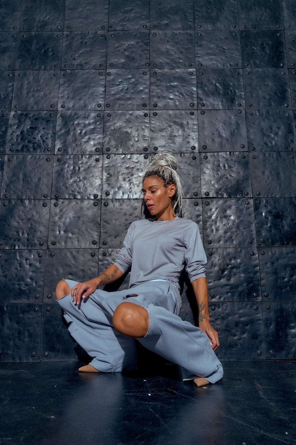 GREY RIPPED SWEATSUIT SET