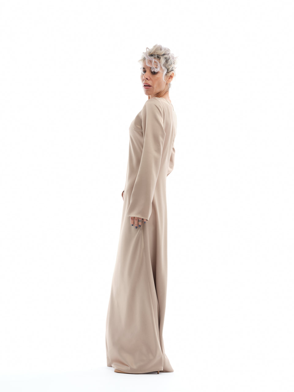 CHAMPAGNE SATIN MAXI DRESS CHELA CHAMPAGNE SATIN MAXI DRESS CHELA