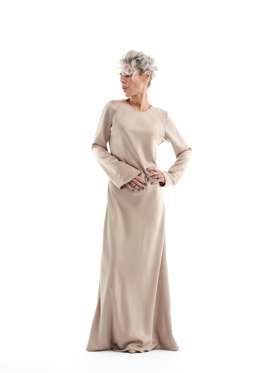CHAMPAGNE SATIN MAXI DRESS – CHELA