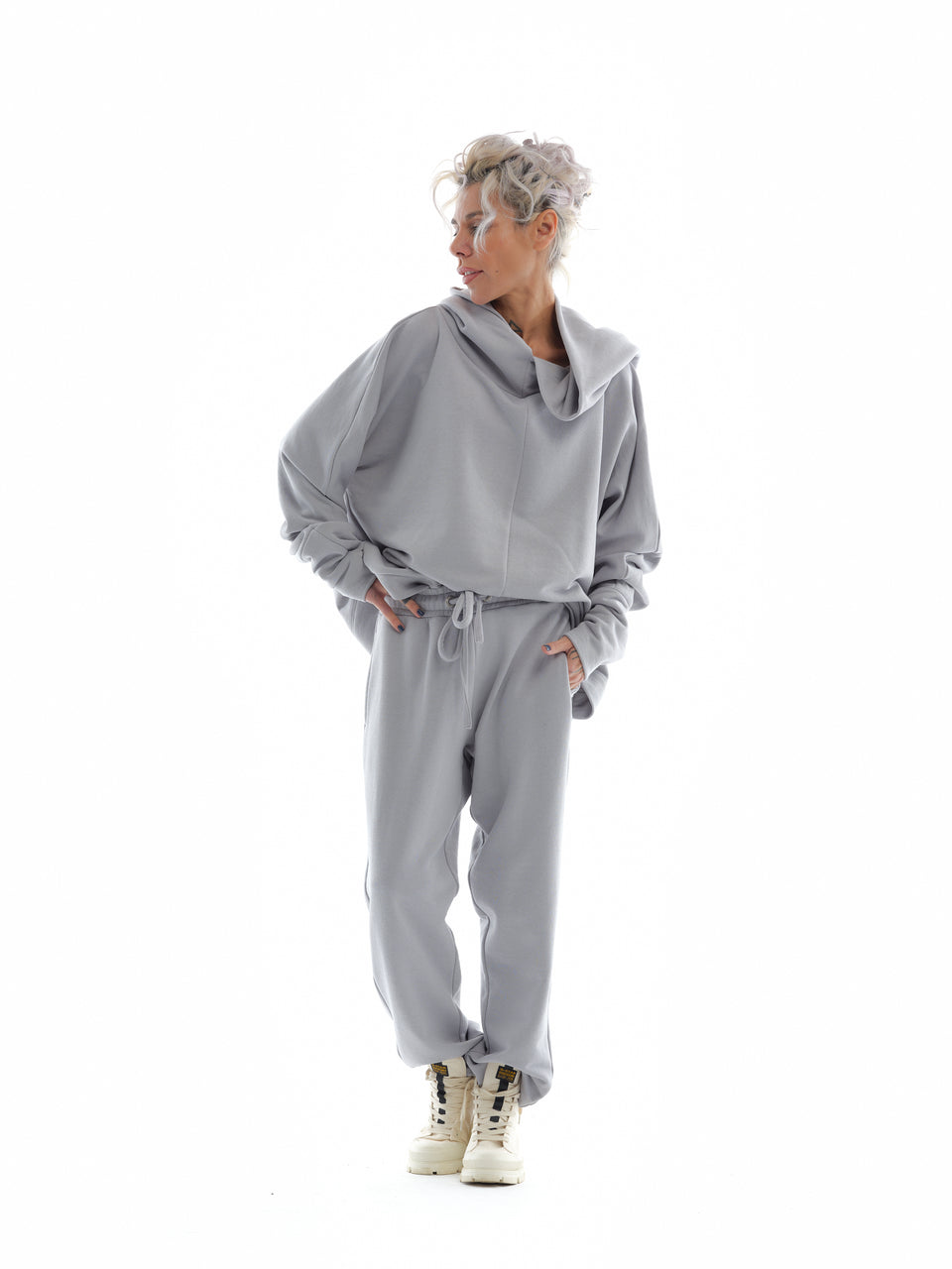 RELAXED GREY SWEATSUIT SET
