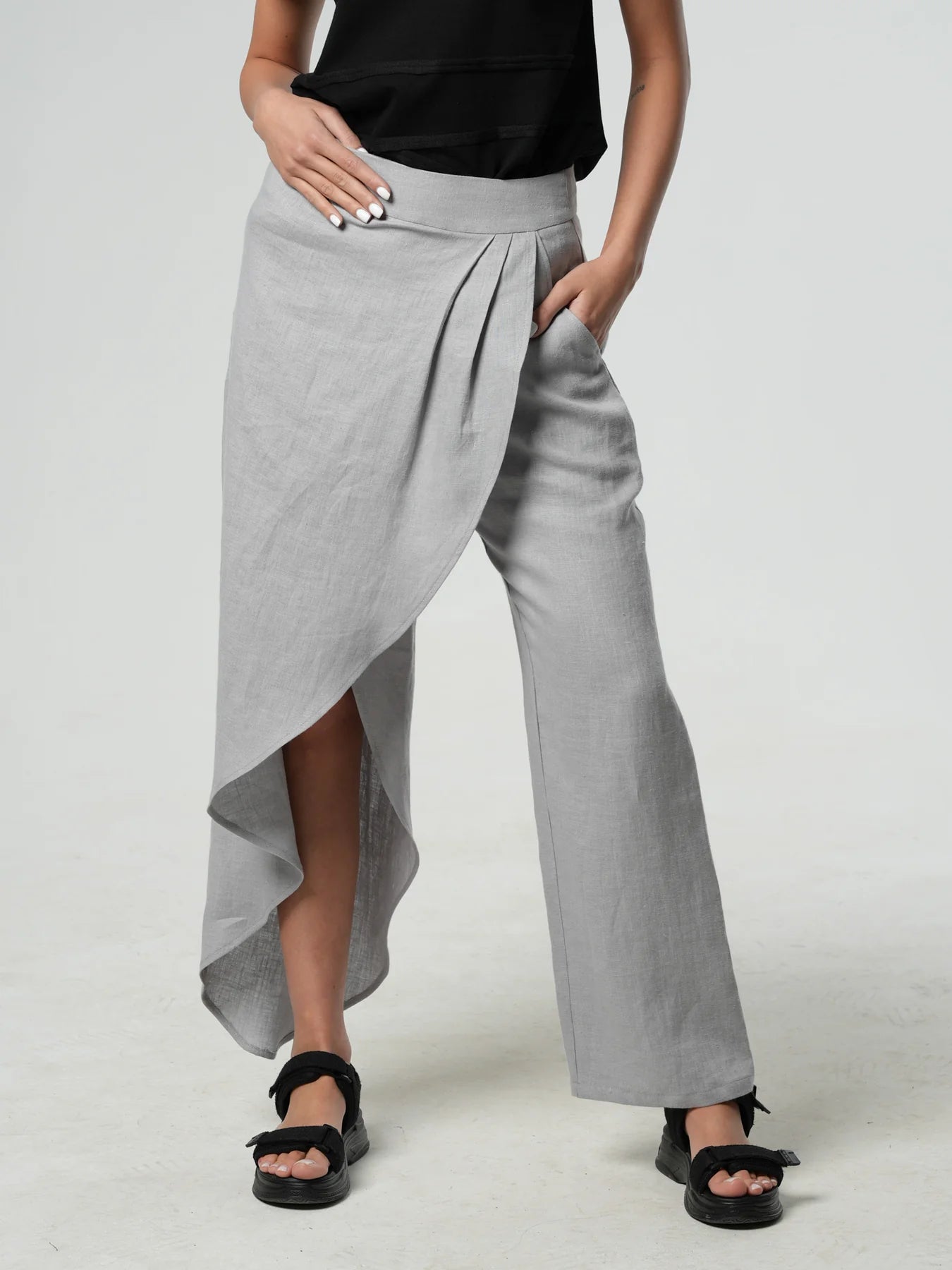 LOOSE LINEN PANTS IN GRAY by Metamorphoza