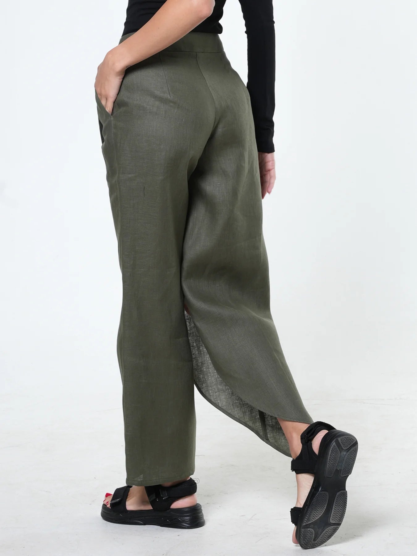 LOOSE LINEN PANTS IN KHAKI by Metamorphoza