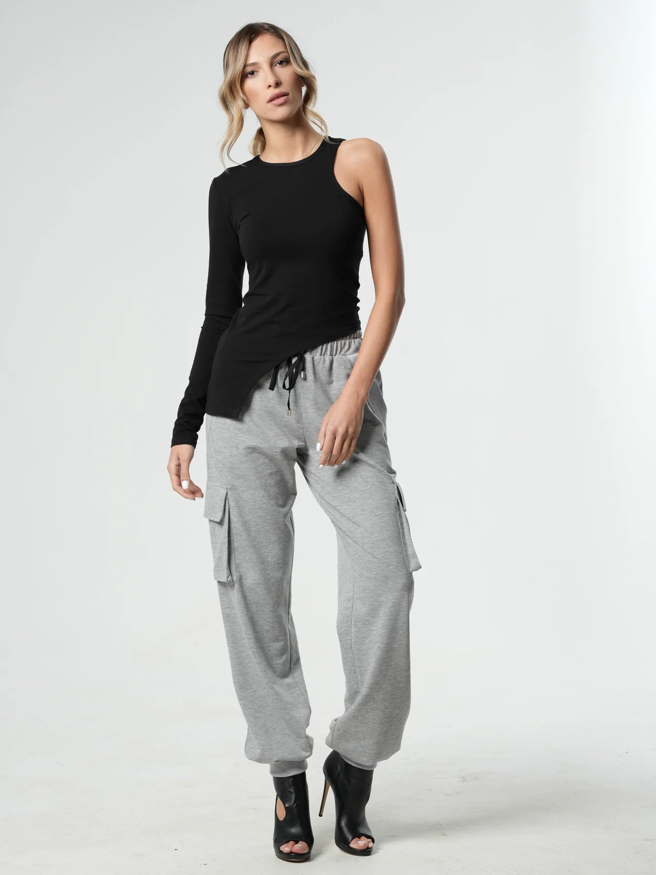 CASUAL CARGO PANTS IN Grey by Metamorphoza