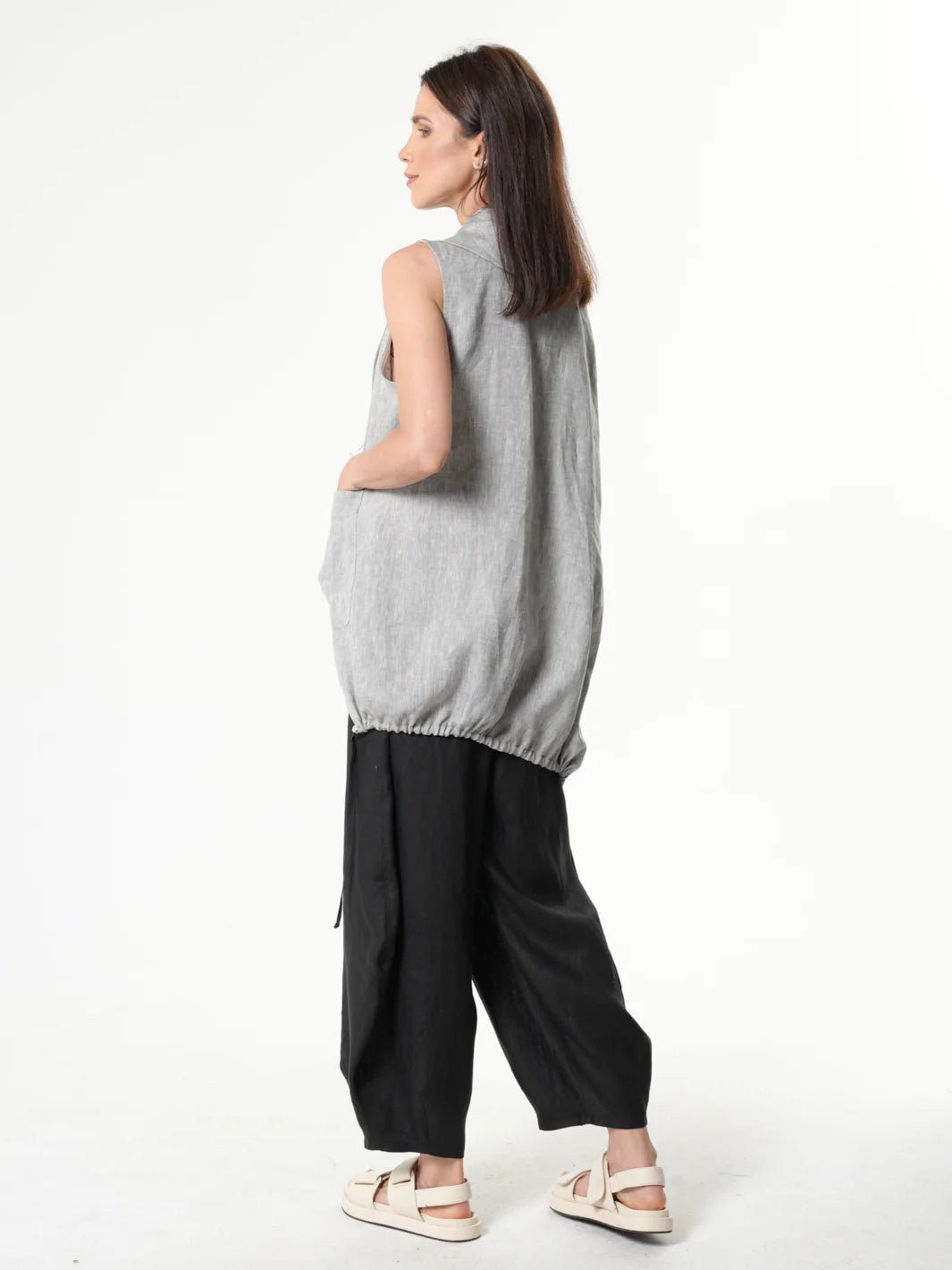 ASYMMETRIC LINEN TOP IN GRAYby Metamorphoza