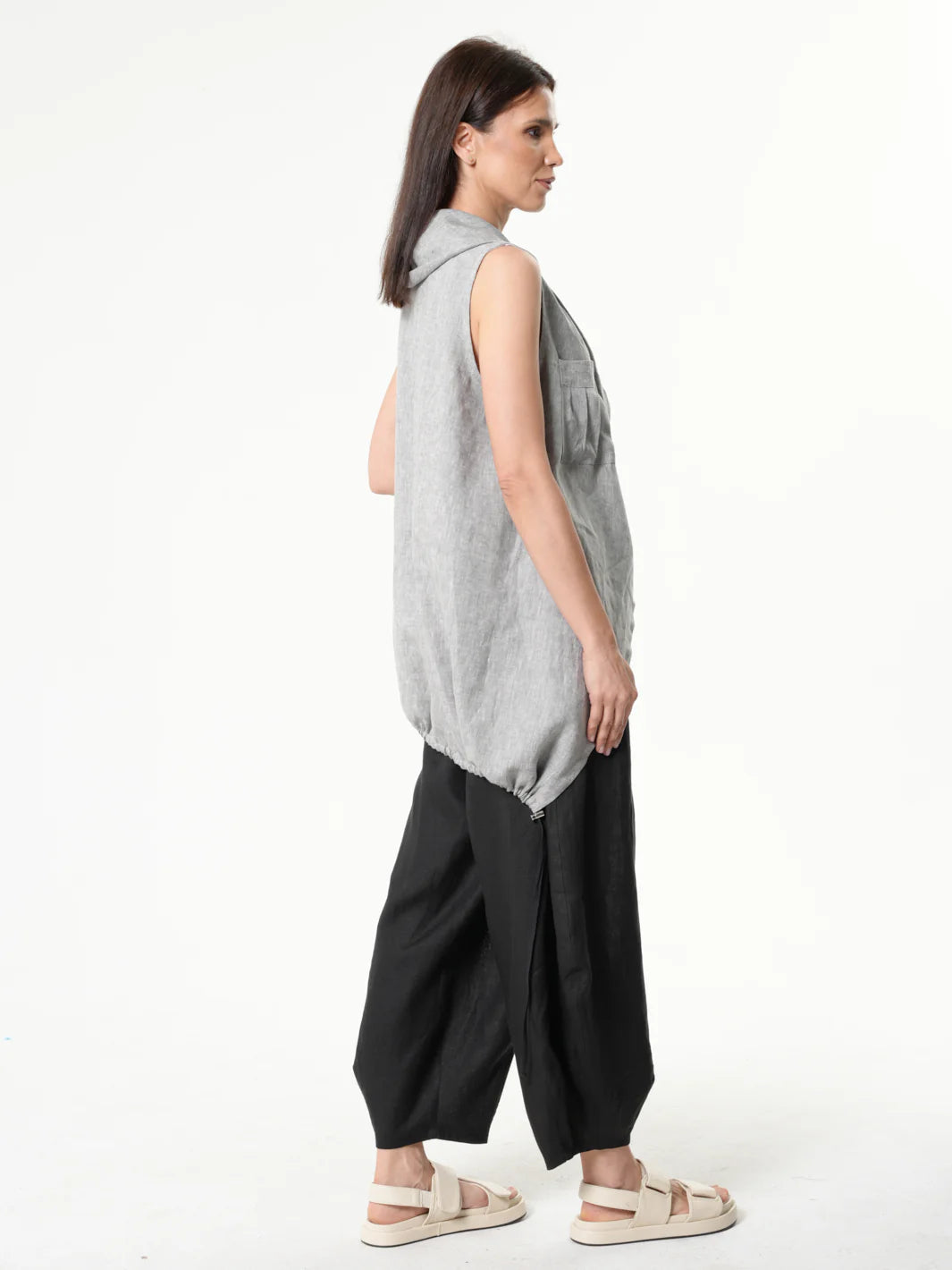 ASYMMETRIC LINEN TOP IN GRAYby Metamorphoza