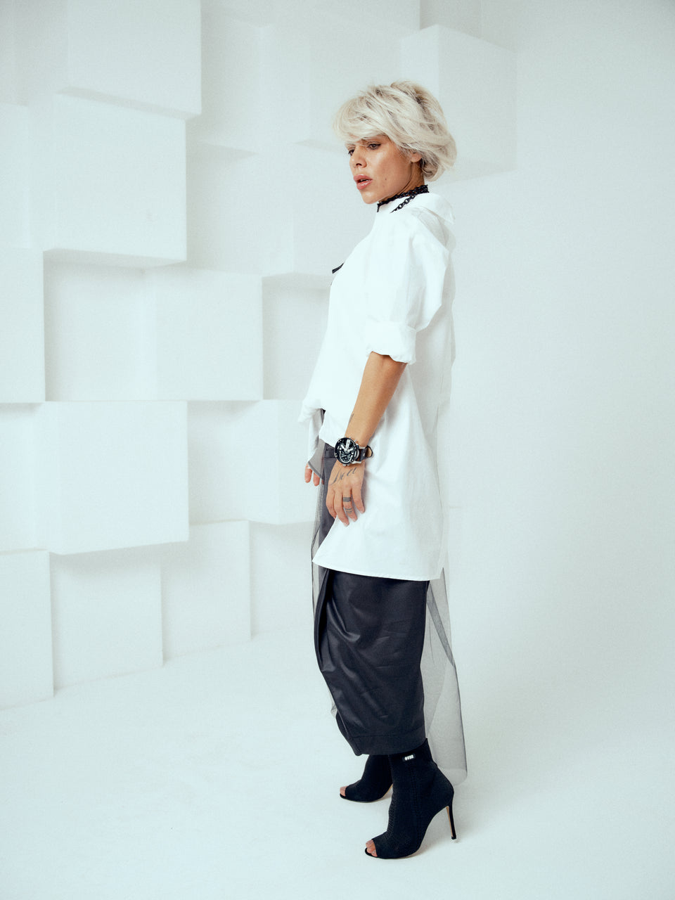 EXTRAVAGANT PANTS WITH DETACHABLE DECORATIVE TULLE AND PLEATED DETAILS