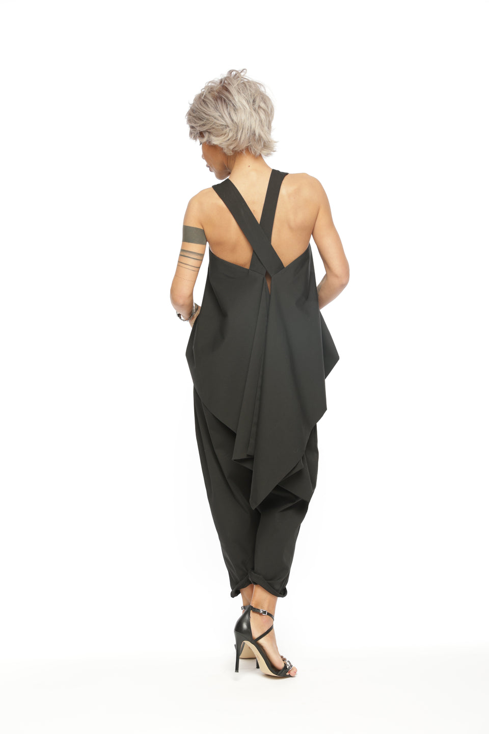2-PIECE BOXY CRISS-CROSS BACK TIERED TOP AND RELAXED PANTS CO-ORD SET IN BLACK