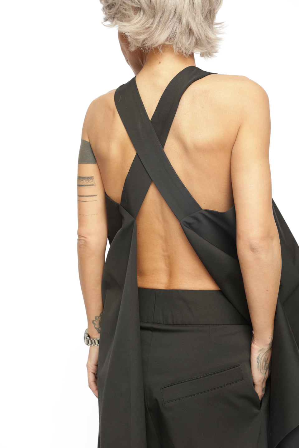 2-PIECE BOXY CRISS-CROSS BACK TIERED TOP AND RELAXED PANTS CO-ORD SET IN BLACK