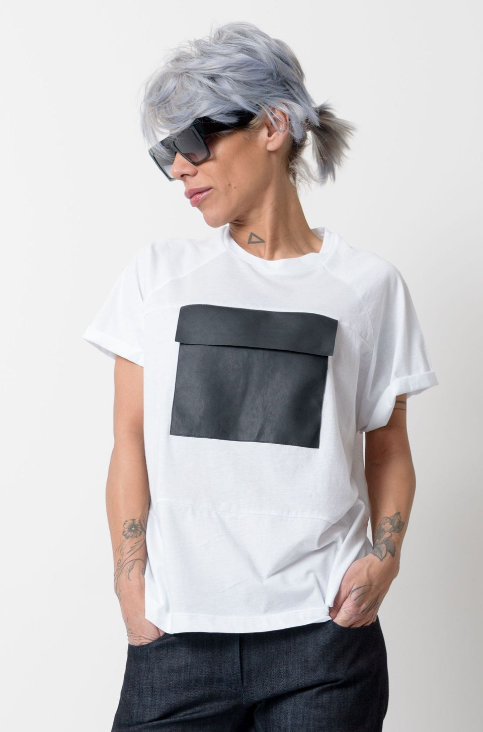 CLASSIC T-SHIRT WITH VEGAN LEATHER POCKET