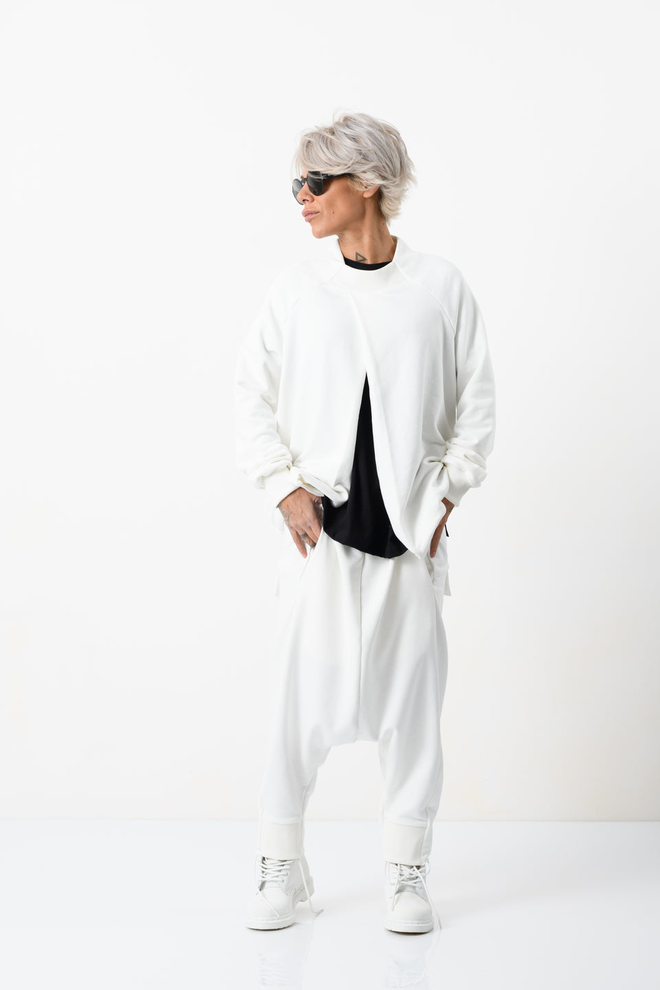 3-PIECE ATHLEISURE SET IN WHITE