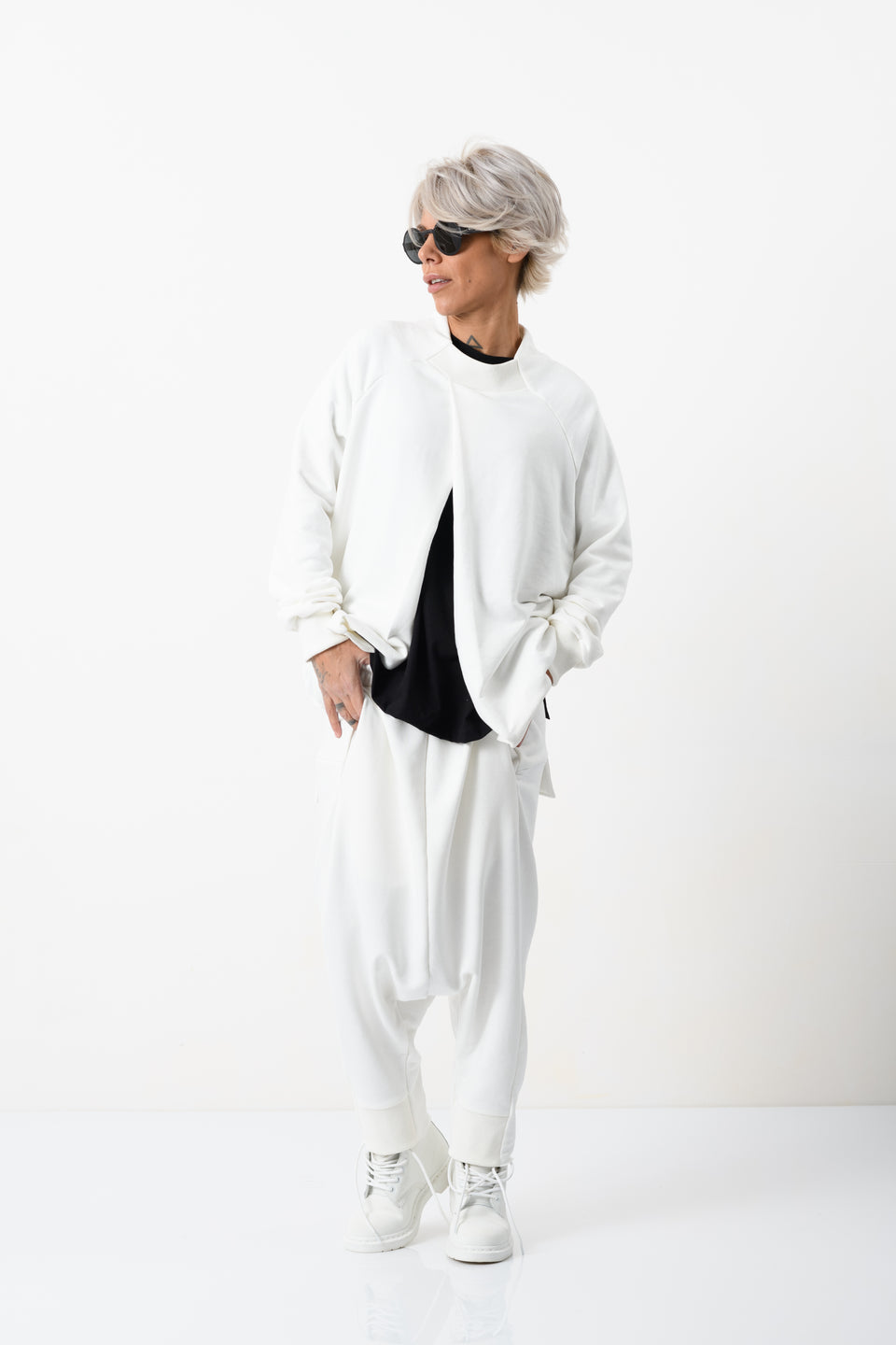 3-PIECE ATHLEISURE SET IN WHITE