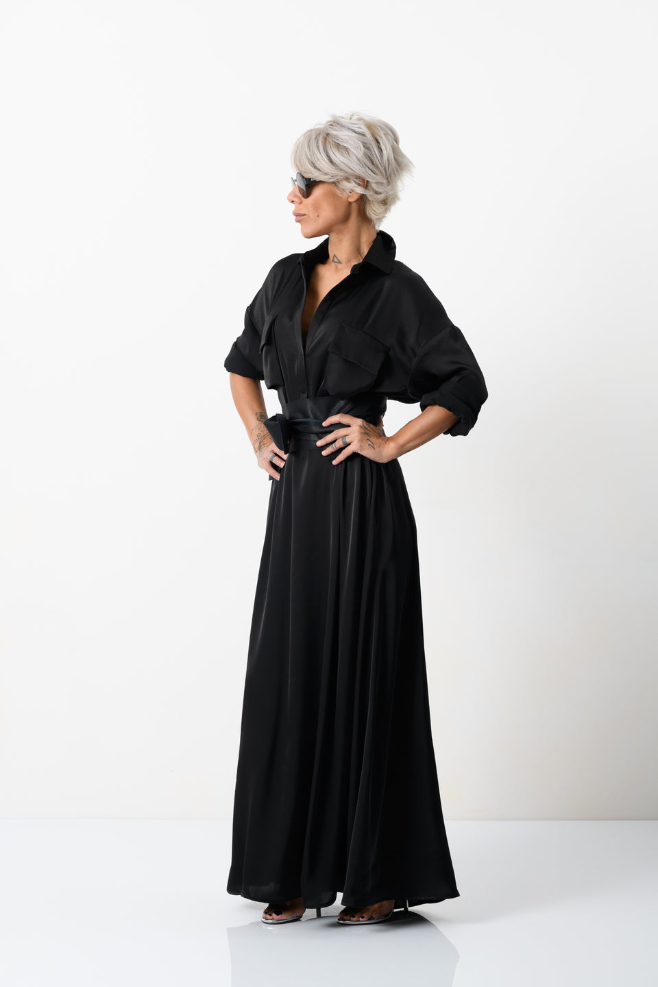 ELEGANT MAXI BLACK SHIRT DRESS WITH VEGAN LEATHER BELT
