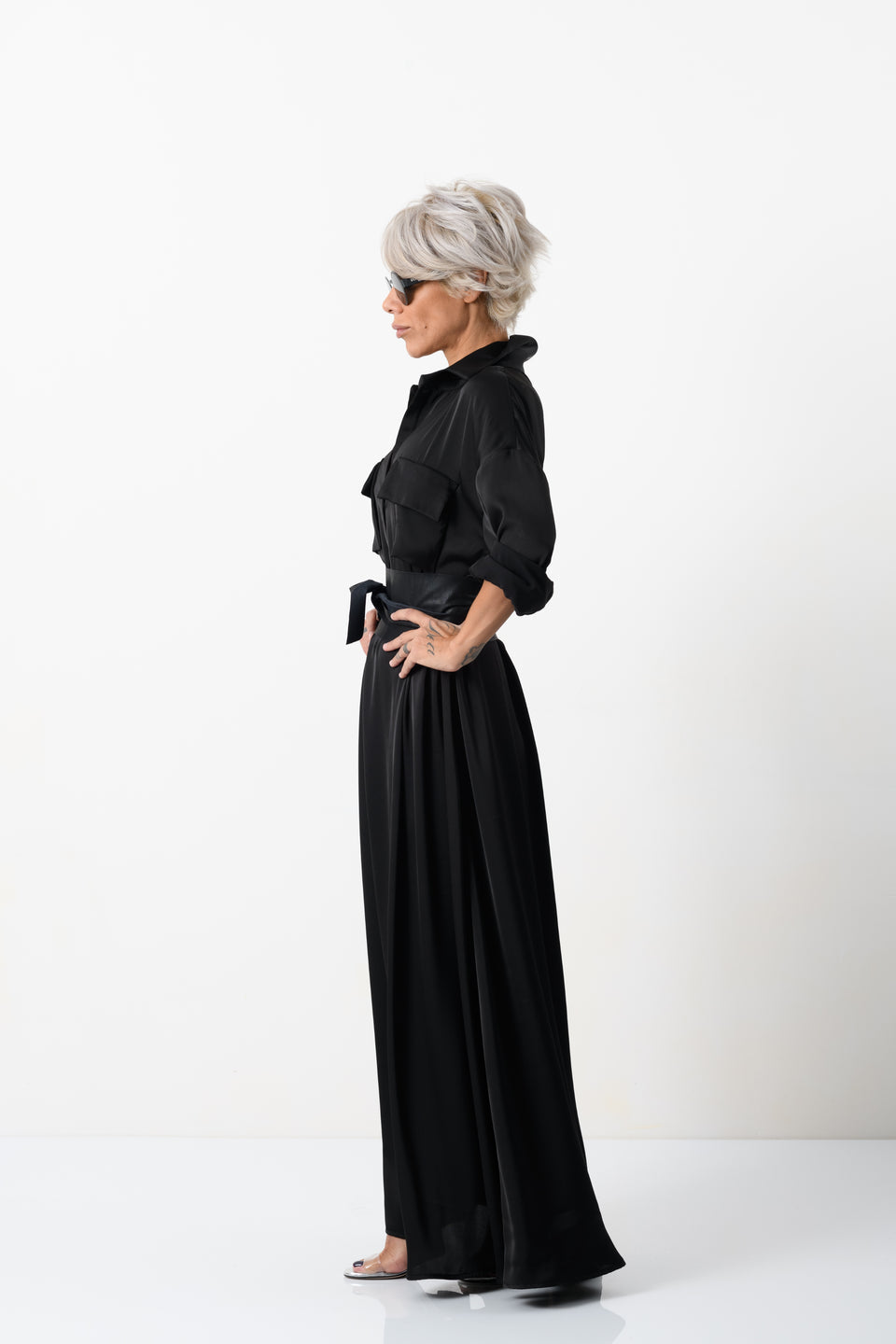 ELEGANT MAXI BLACK SHIRT DRESS WITH VEGAN LEATHER BELT